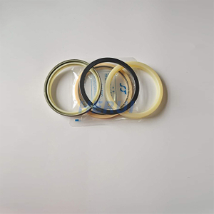 31Y1-15885 31Y1-05610 R215-7 Boom Cylinder Oil Seal Kit