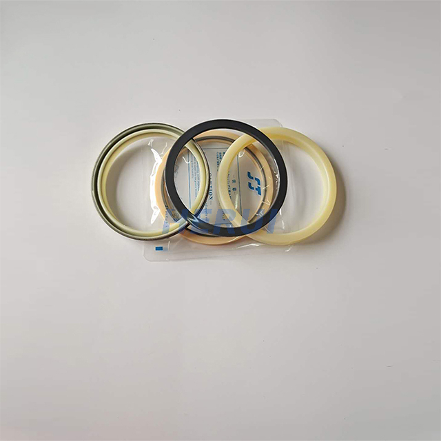 31Y1-15885 31Y1-05610 R215-7 Boom Cylinder Oil Seal Kit